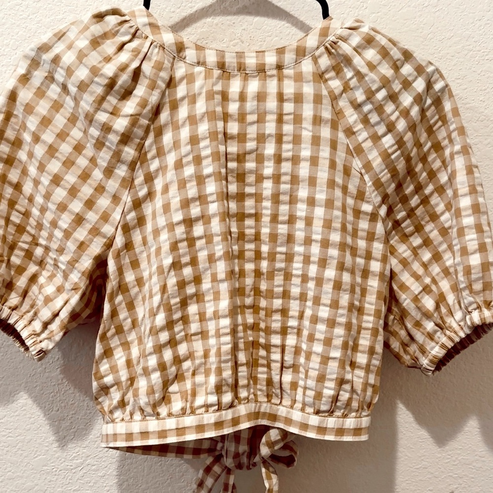 Cropped gingham short sleeve top